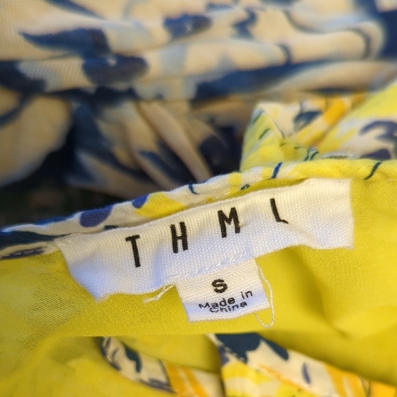 01599 THML Floral Scoop Neck Tiered A Line Midi Dress Yellow Blue S summer boho - Picture 5 of 7